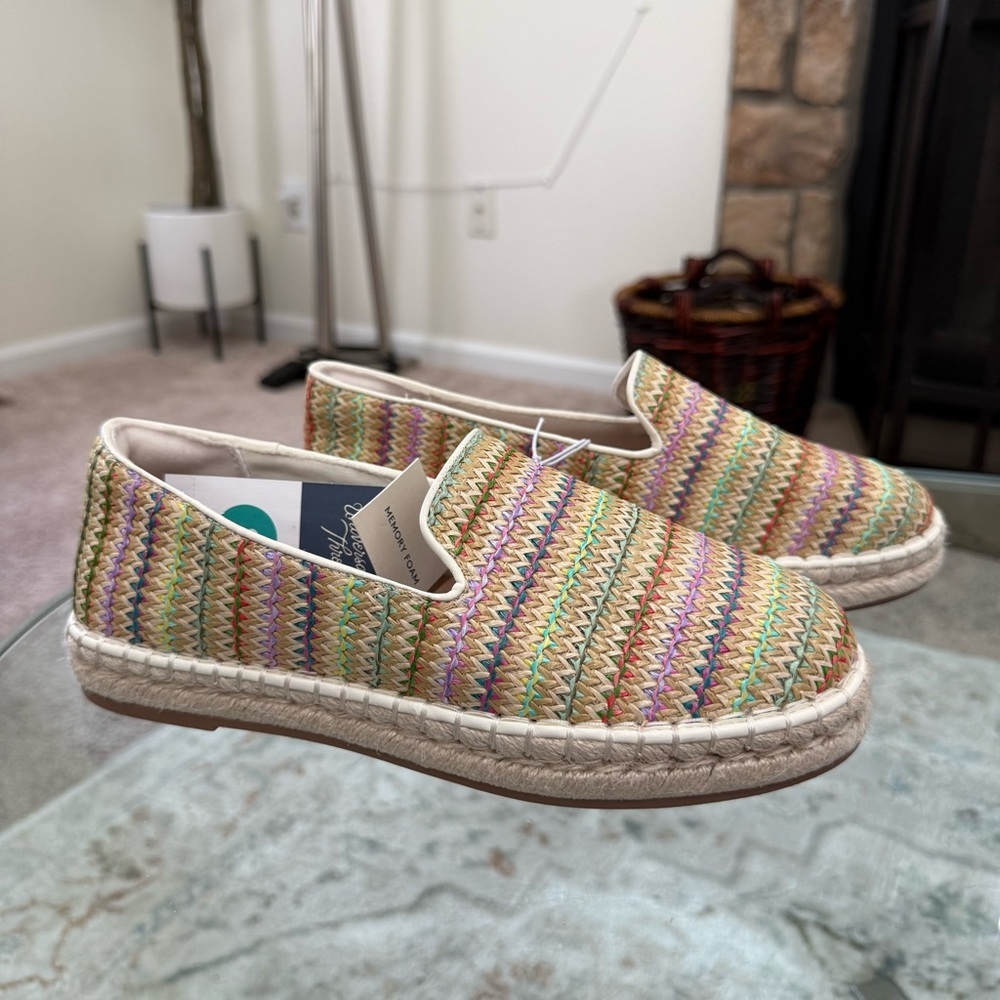 NWT Universal Thread Tan Colorful Memory Foam Esp… - image 4